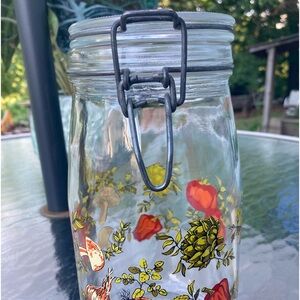 Vintage Arc France Spice Vegetable of Life Pattern 1.5 liter hinged lidded Jar